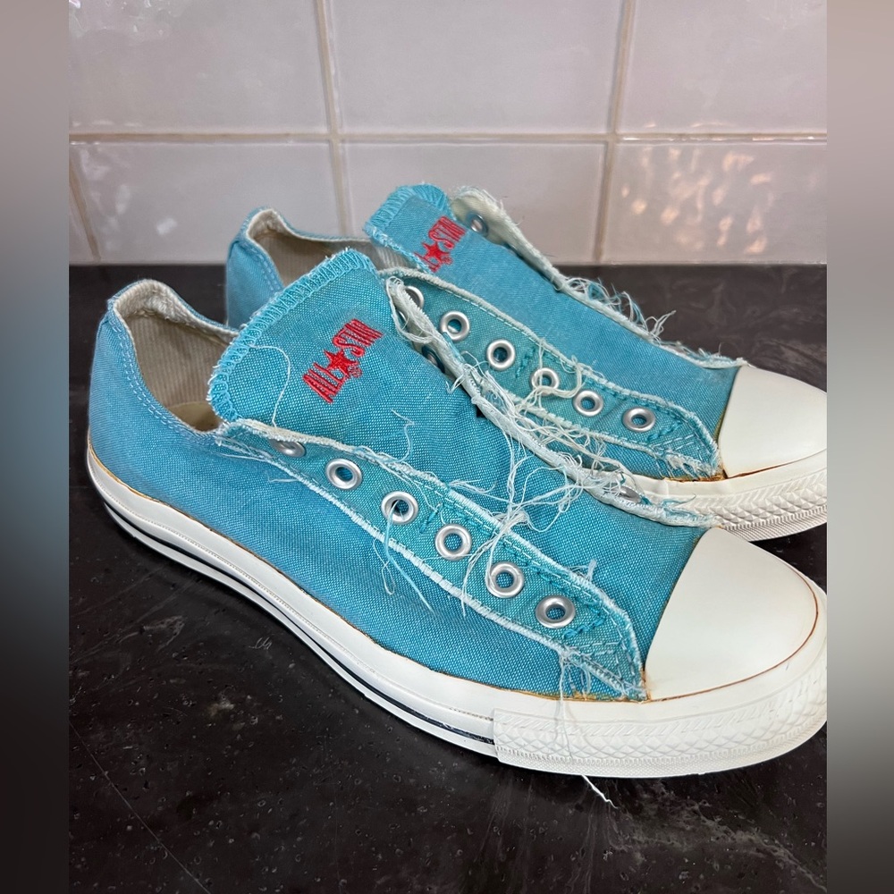 Converse distressed low top no laces womens size 9, Tiffany blue colour